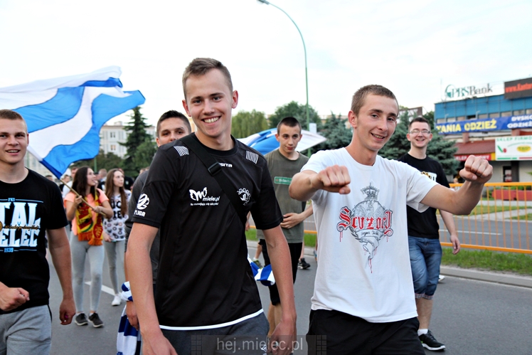 FETA PO AWANSIE! Tysiące kibiców świętowało awans na ulicach miasta - CZĘŚĆ II