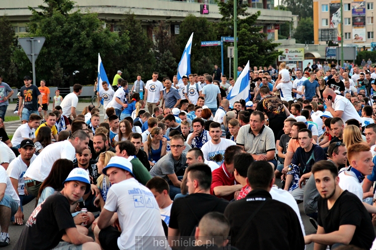 FETA PO AWANSIE! Tysiące kibiców świętowało awans na ulicach miasta - CZĘŚĆ II