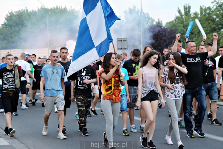 FETA PO AWANSIE! Tysiące kibiców świętowało awans na ulicach miasta - CZĘŚĆ II