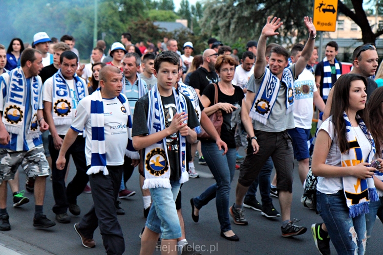 FETA PO AWANSIE! Tysiące kibiców świętowało awans na ulicach miasta - CZĘŚĆ II