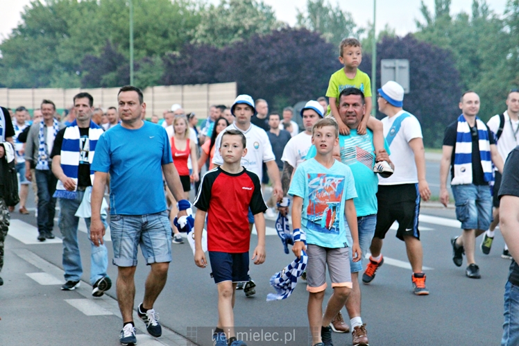 FETA PO AWANSIE! Tysiące kibiców świętowało awans na ulicach miasta - CZĘŚĆ II