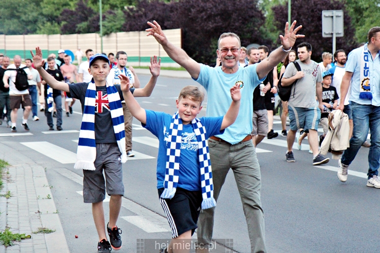 FETA PO AWANSIE! Tysiące kibiców świętowało awans na ulicach miasta - CZĘŚĆ II
