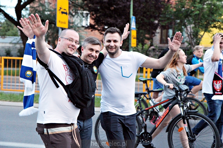 FETA PO AWANSIE! Tysiące kibiców świętowało awans na ulicach miasta - CZĘŚĆ II