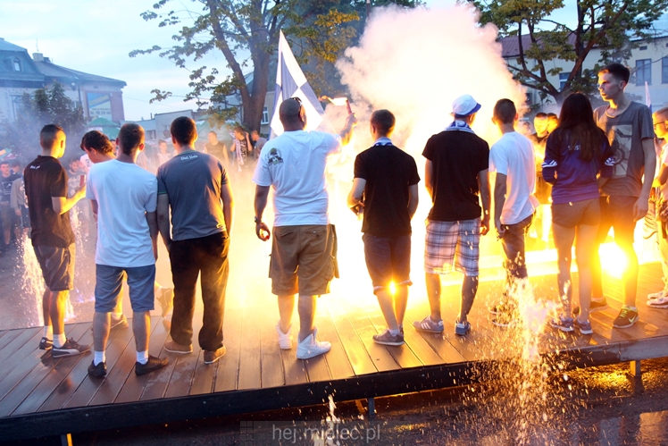 FETA PO AWANSIE! Tysiące kibiców świętowało awans na ulicach miasta - CZĘŚĆ II