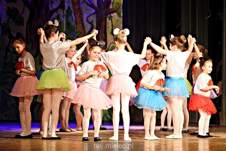 Premiera spektaklu ?Konik Garbusek? Teatru Antrakt