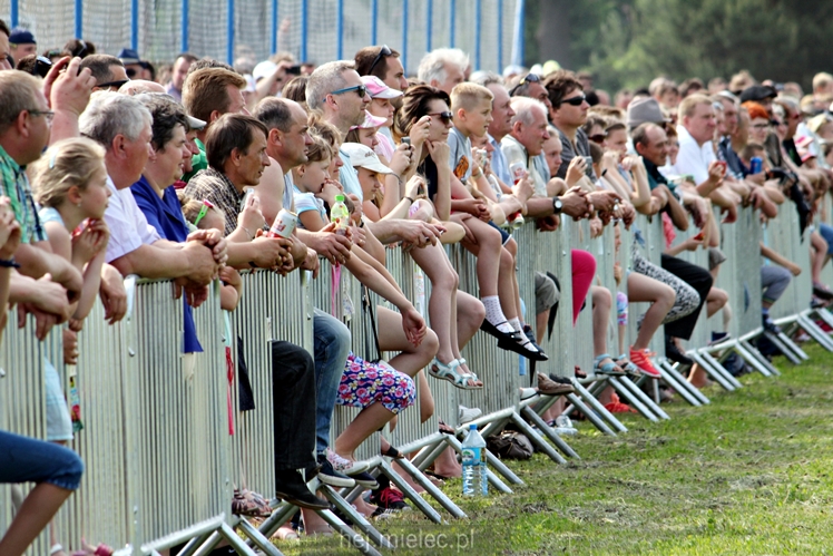 Parada Konna w Żarówce