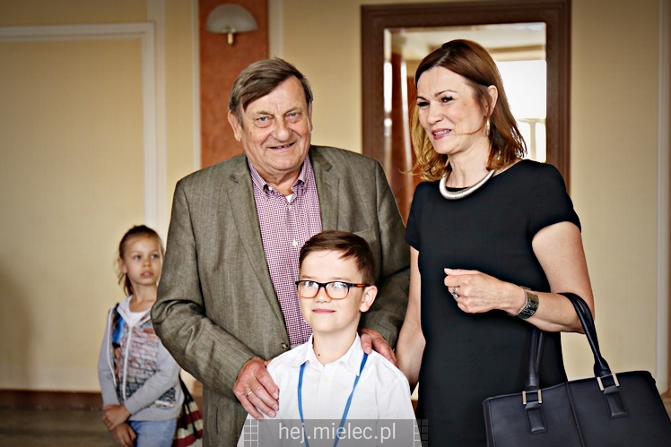 Generał Mirosław Hermaszewski z wykładem na Mieleckim Uniwersytecie Dziecięcym