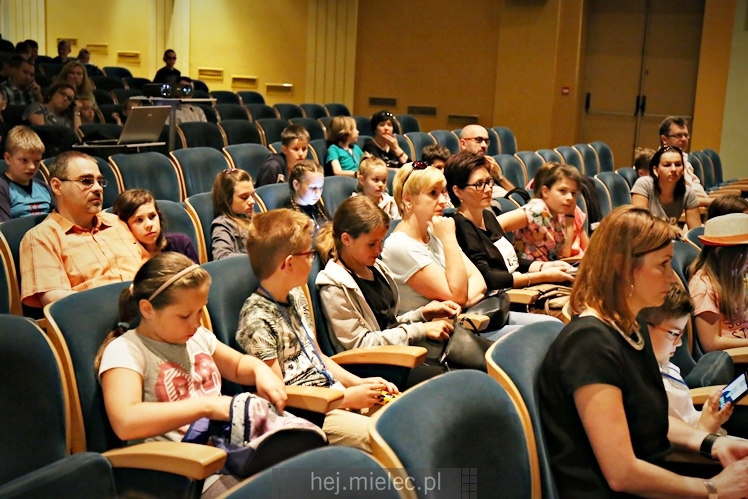 Generał Mirosław Hermaszewski z wykładem na Mieleckim Uniwersytecie Dziecięcym