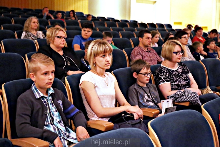 Generał Mirosław Hermaszewski z wykładem na Mieleckim Uniwersytecie Dziecięcym