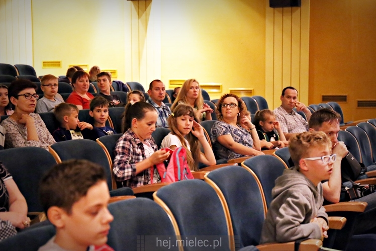 Generał Mirosław Hermaszewski z wykładem na Mieleckim Uniwersytecie Dziecięcym