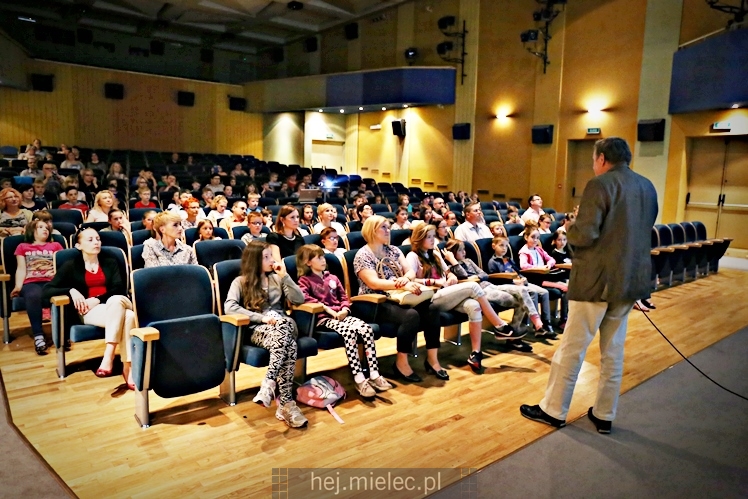 Generał Mirosław Hermaszewski z wykładem na Mieleckim Uniwersytecie Dziecięcym