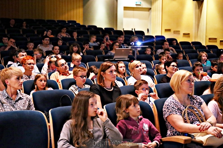 Generał Mirosław Hermaszewski z wykładem na Mieleckim Uniwersytecie Dziecięcym