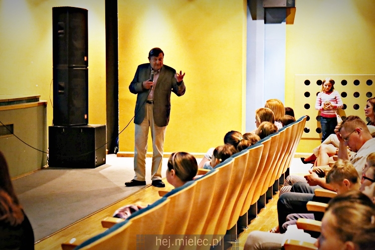 Generał Mirosław Hermaszewski z wykładem na Mieleckim Uniwersytecie Dziecięcym