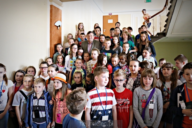 Generał Mirosław Hermaszewski z wykładem na Mieleckim Uniwersytecie Dziecięcym