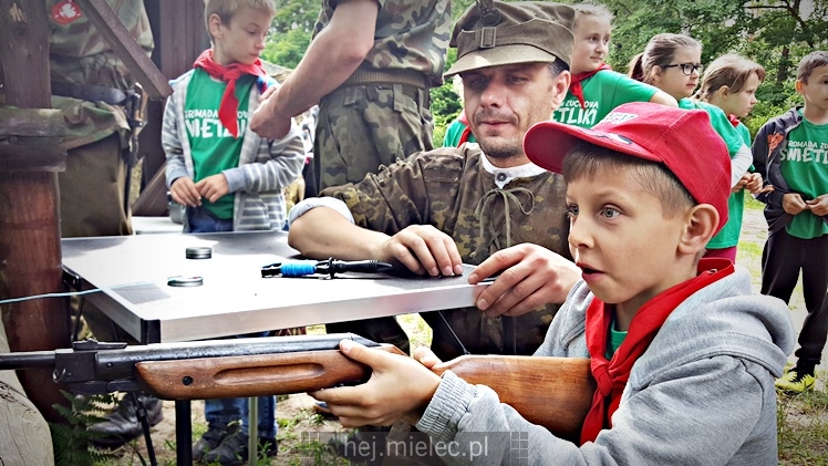 Partyzancka Noc na Polanie Niezłomnych w Szydłowcu