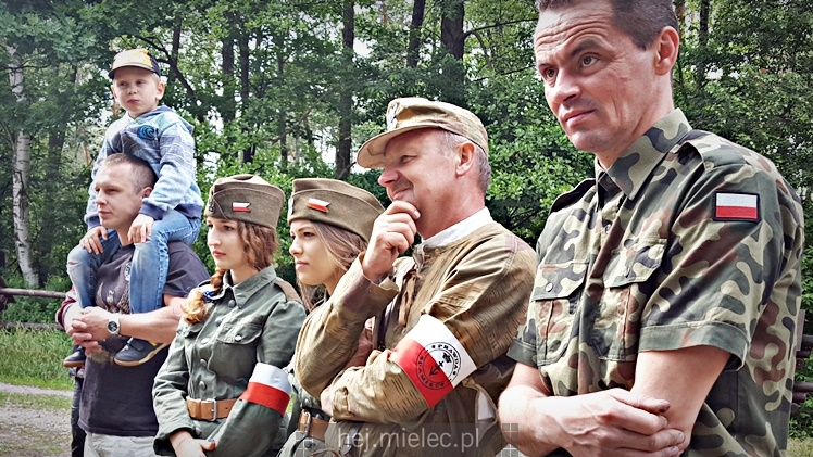 Partyzancka Noc na Polanie Niezłomnych w Szydłowcu