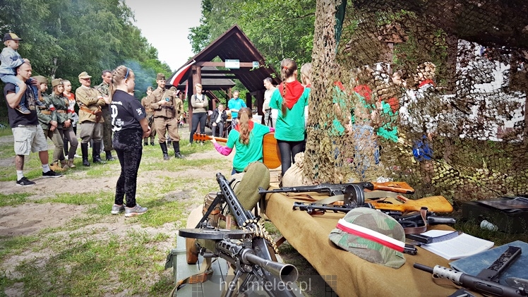 Partyzancka Noc na Polanie Niezłomnych w Szydłowcu
