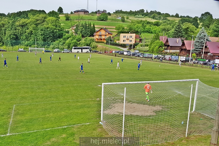Sympatyczna sobota w Pleśnej: Stal na jubileuszu miejscowego klubu