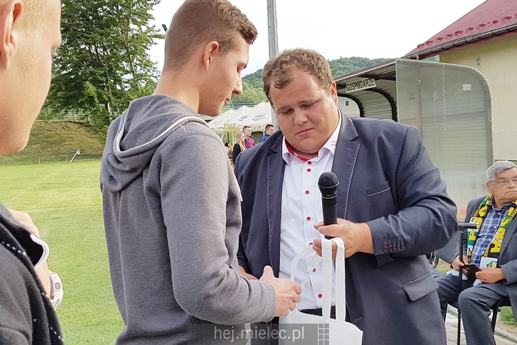 Sympatyczna sobota w Pleśnej: Stal na jubileuszu miejscowego klubu