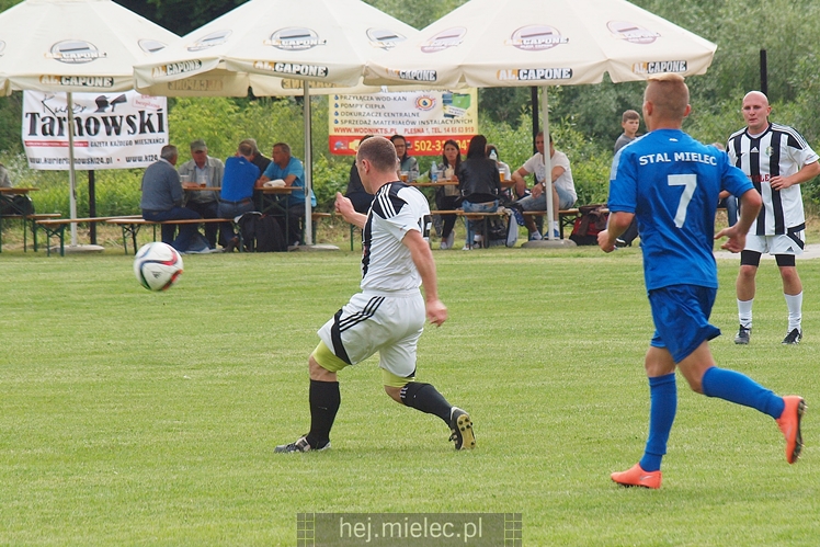 Sympatyczna sobota w Pleśnej: Stal na jubileuszu miejscowego klubu