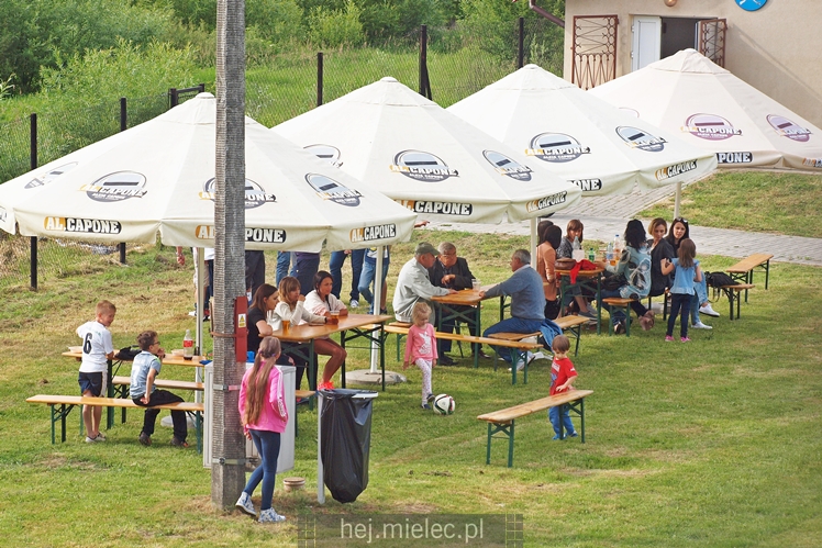 Sympatyczna sobota w Pleśnej: Stal na jubileuszu miejscowego klubu