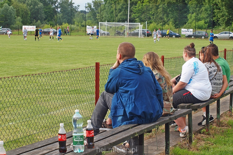 Sympatyczna sobota w Pleśnej: Stal na jubileuszu miejscowego klubu