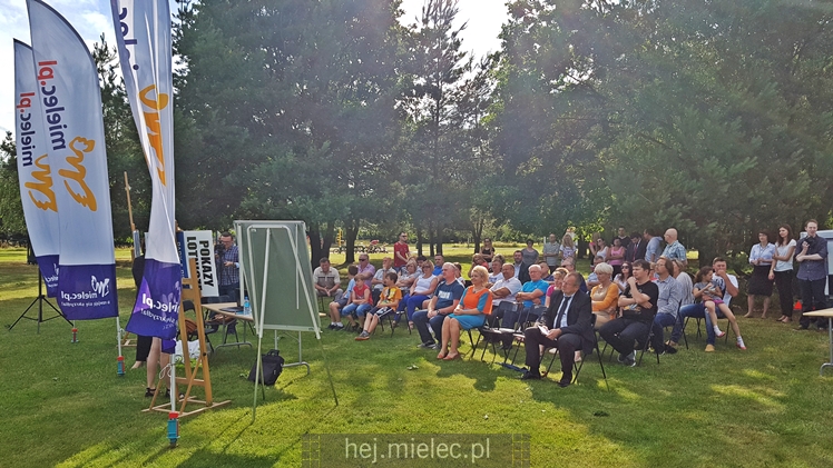 Mieszkańcy spotkali się z urzędnikami by w plenerze decydować o inwestycjach