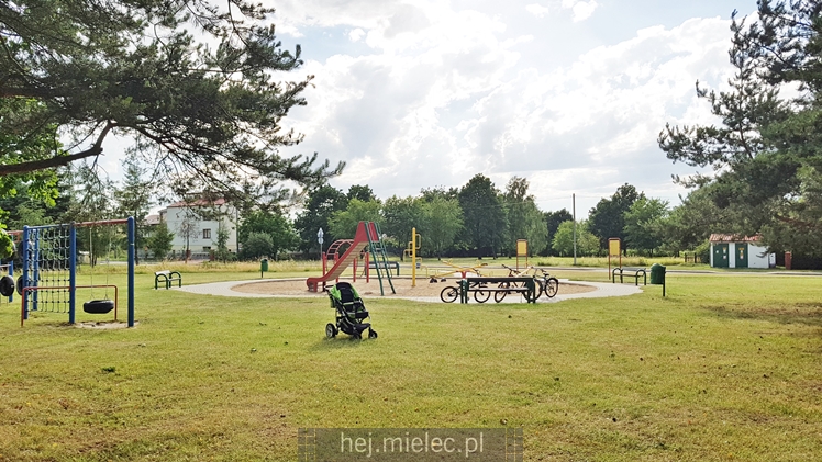 Mieszkańcy spotkali się z urzędnikami by w plenerze decydować o inwestycjach