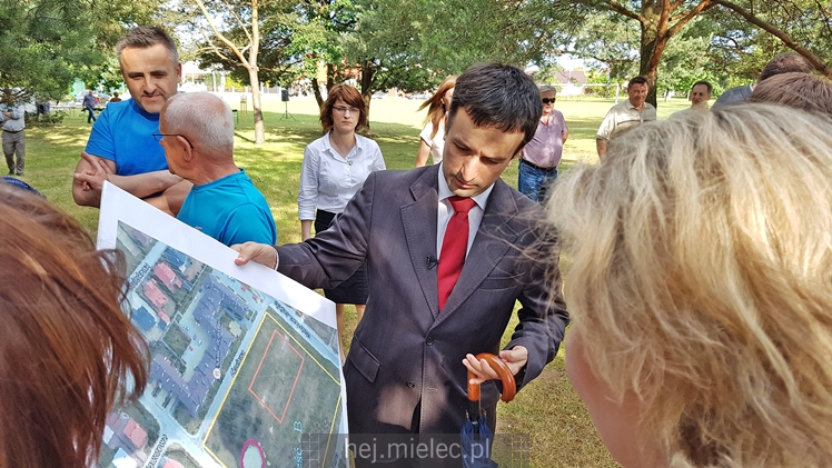 Mieszkańcy spotkali się z urzędnikami by w plenerze decydować o inwestycjach