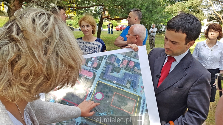 Mieszkańcy spotkali się z urzędnikami by w plenerze decydować o inwestycjach