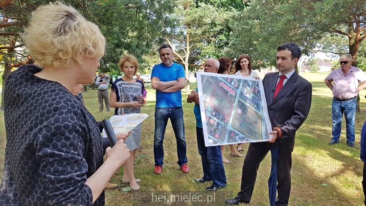 Mieszkańcy spotkali się z urzędnikami by w plenerze decydować o inwestycjach