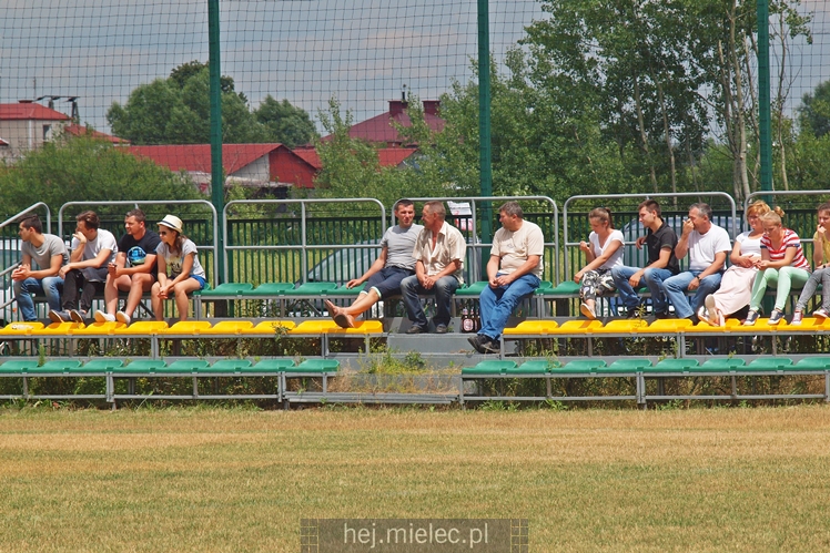 Koniec piłkarskiego sezonu! Radość w Podleszanach z wygrania Klasy A!