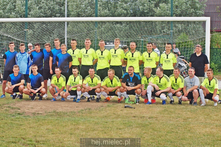 Koniec piłkarskiego sezonu! Radość w Podleszanach z wygrania Klasy A!