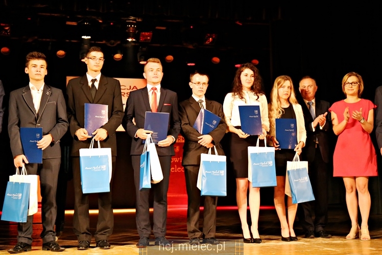 Koniec roku i rozstrzygnięcie Konkursu ?Komputer dla Najlepszego? oraz Konkursu ?BELFER the BEST?ia 2016?