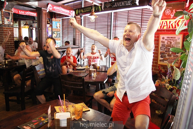 Ale to były emocje! Radość, nerwy, modły i euforia! #POLSUI w Piwiarni Warka na zdjęciach!