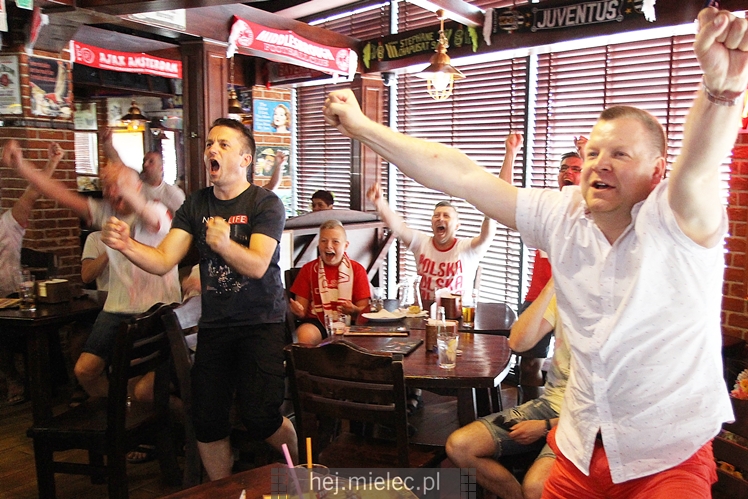 Ale to były emocje! Radość, nerwy, modły i euforia! #POLSUI w Piwiarni Warka na zdjęciach!
