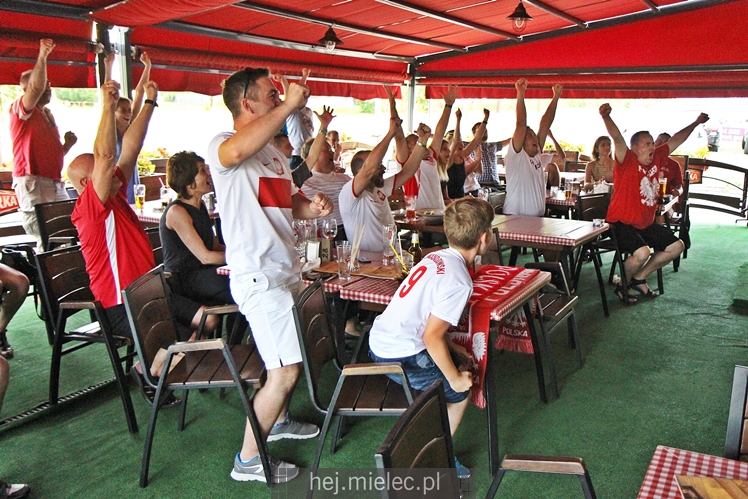 Ale to były emocje! Radość, nerwy, modły i euforia! #POLSUI w Piwiarni Warka na zdjęciach!