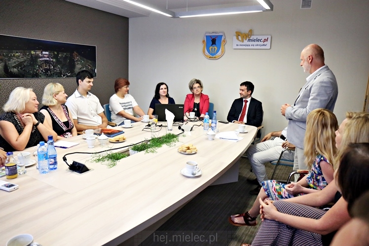 Spotkanie prezydenta Daniela Kozdęby z animatorami grup artystycznych SCK