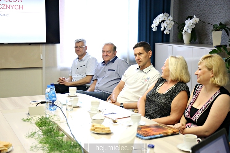 Spotkanie prezydenta Daniela Kozdęby z animatorami grup artystycznych SCK