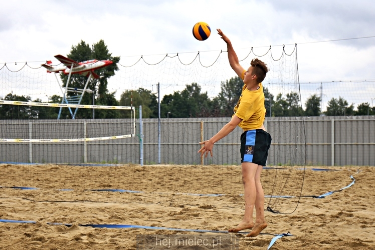 Turniej Piłki Plażowej przygotowany przez Klub Młodych Liderów
