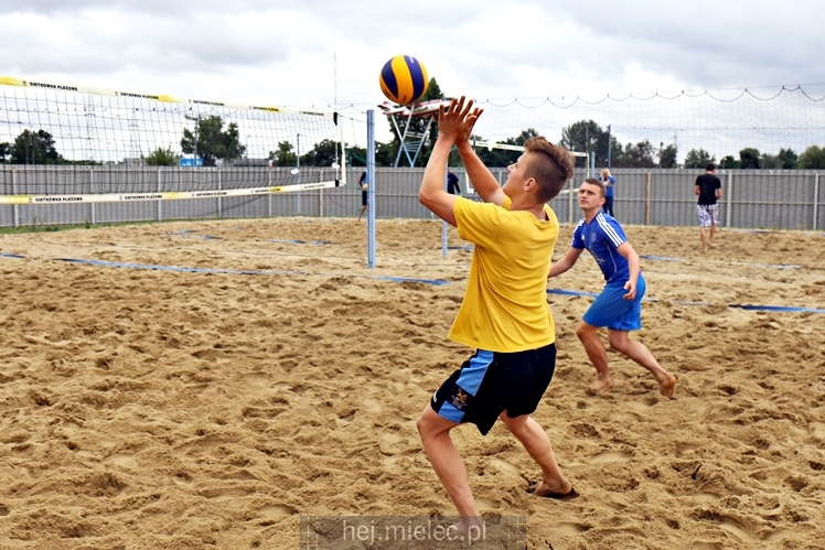 Turniej Piłki Plażowej przygotowany przez Klub Młodych Liderów