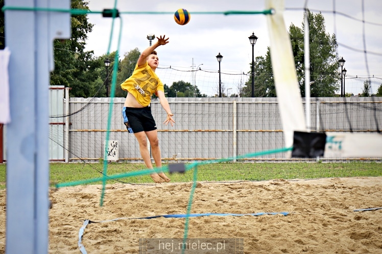 Turniej Piłki Plażowej przygotowany przez Klub Młodych Liderów