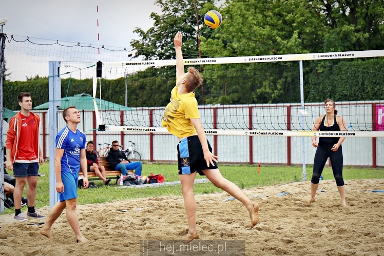 Turniej Piłki Plażowej przygotowany przez Klub Młodych Liderów