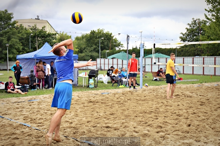 Turniej Piłki Plażowej przygotowany przez Klub Młodych Liderów