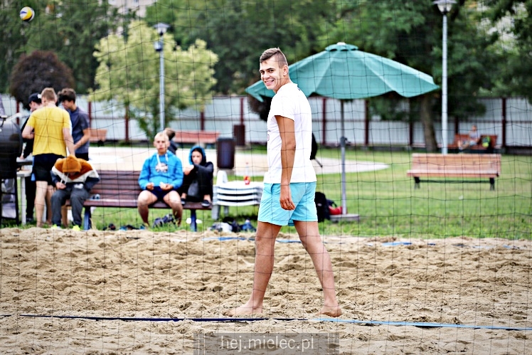 Turniej Piłki Plażowej przygotowany przez Klub Młodych Liderów