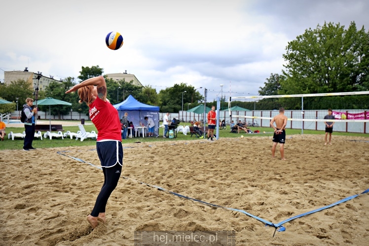 Turniej Piłki Plażowej przygotowany przez Klub Młodych Liderów