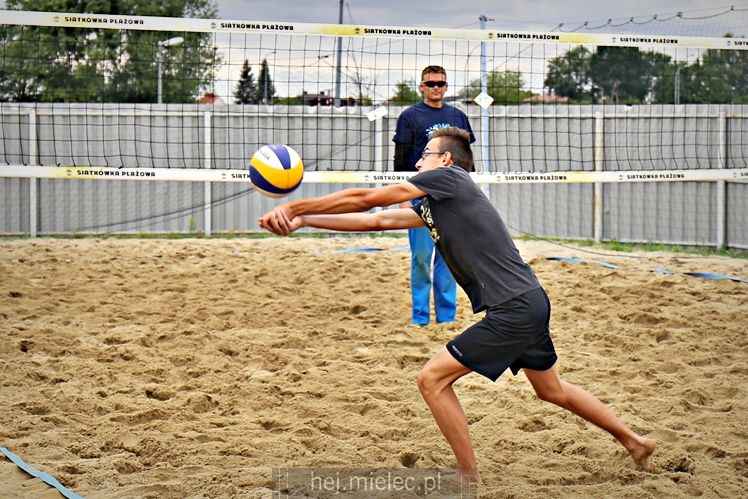 Turniej Piłki Plażowej przygotowany przez Klub Młodych Liderów