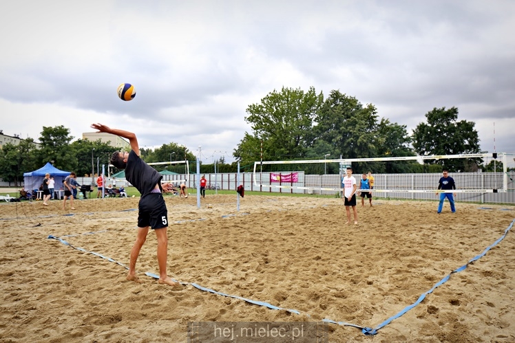 Turniej Piłki Plażowej przygotowany przez Klub Młodych Liderów