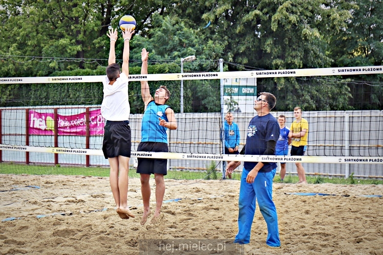 Turniej Piłki Plażowej przygotowany przez Klub Młodych Liderów