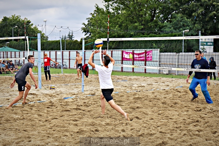Turniej Piłki Plażowej przygotowany przez Klub Młodych Liderów